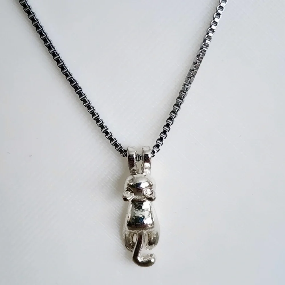 NWOT  Cat Pendant .925 with Box chain 18” Hang in There Cat Pendant